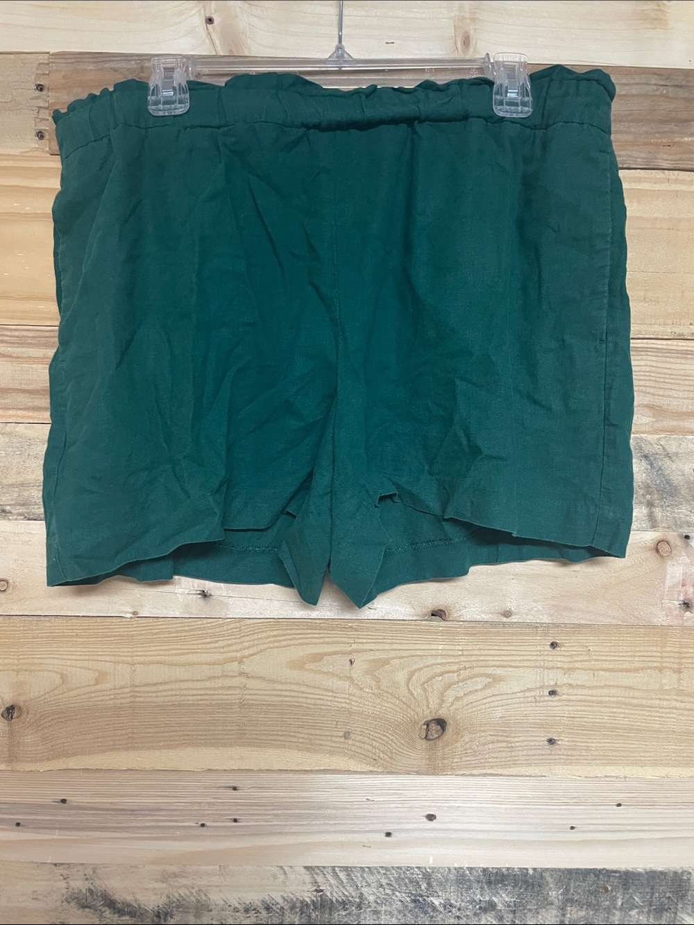 Banana Republic size Large High Waist Green 4”Inseam Bag Shorts with Pockets